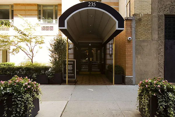 Rented by AIB Management Corp | media 12