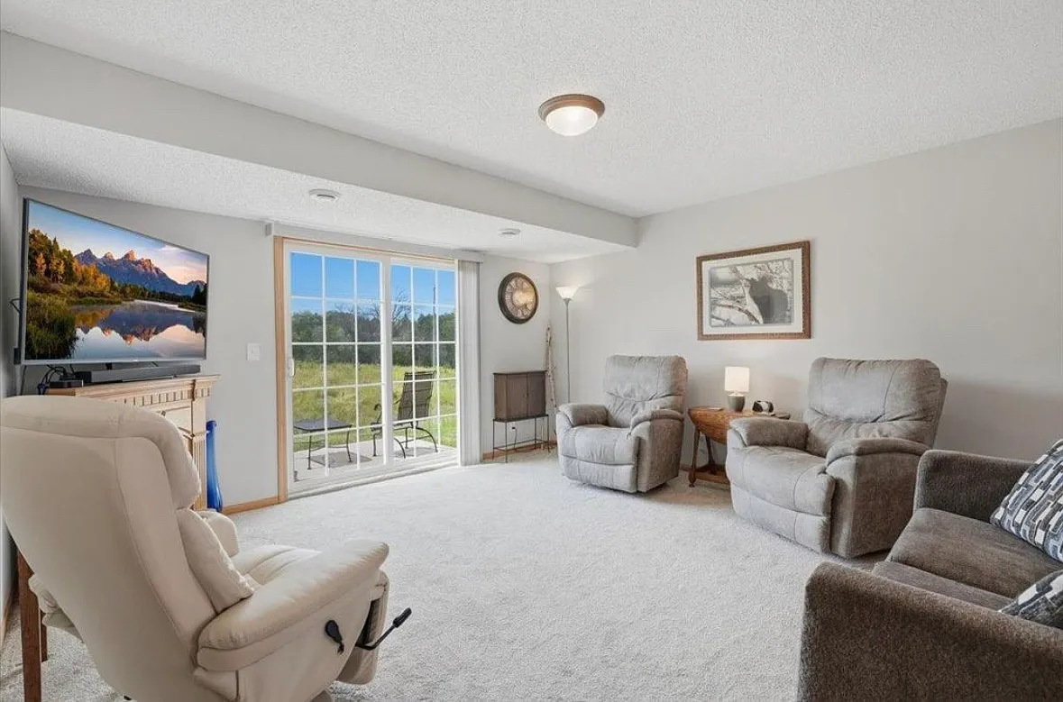 3 bed, 1530 sqft, $2,100 — Photo 4