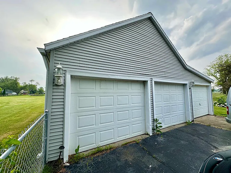 1034 Evanston Dr — Photo 10