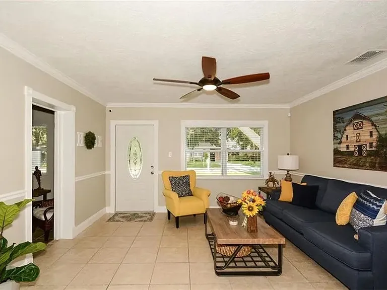 5909 Albert Pl — Photo 4