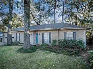 1004 Old Vicksburg Rd, Clinton, MS 39056