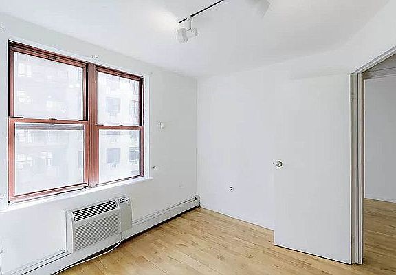 5th image of 190 E 7th St APT 201