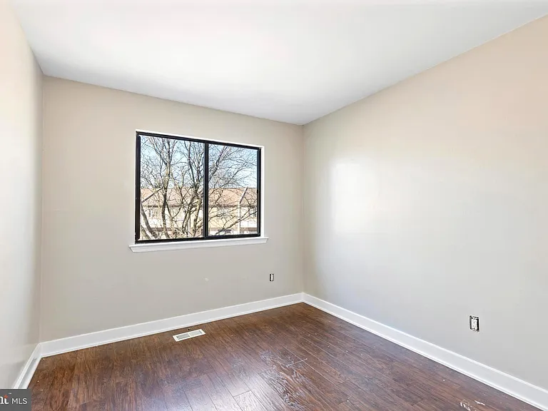 401 Bismark Way — Photo 16
