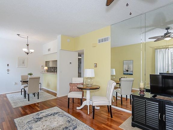 5th image of 3366 Mermoor Dr #1104