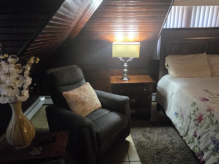 Lamartine Ave — Photo 4