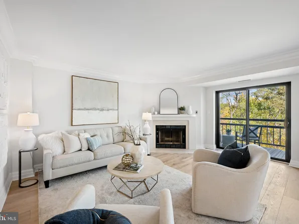 2111 Wisconsin Ave NW #Penthouse 1, Washington, DC 20007