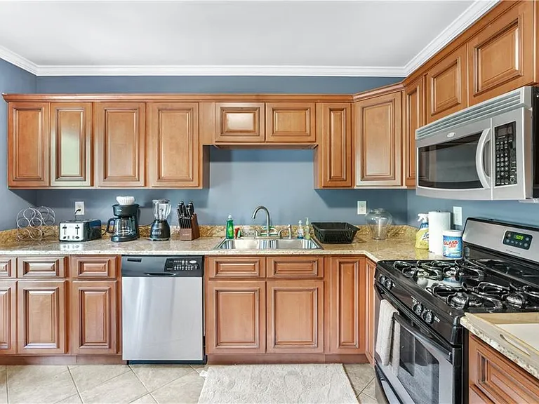 4260 Beverly Ln NE — Photo 15