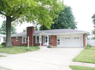 201 Country Club Dr, Xenia, OH 45385