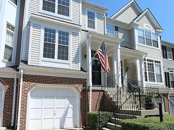 47690 Woolcott Sq, Sterling, VA 20165