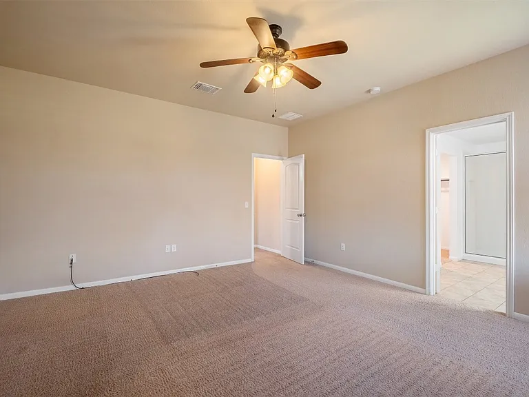 118 Leona River Trl — Photo 46