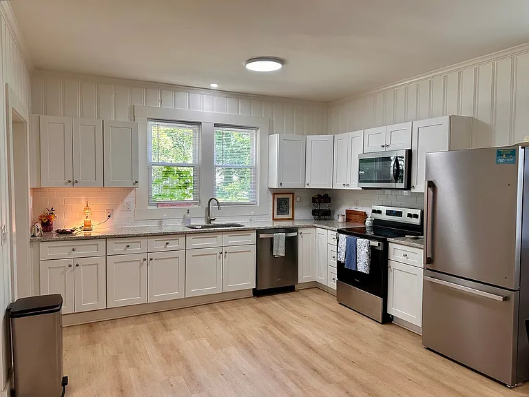 708 N Market St #A — Photo 4