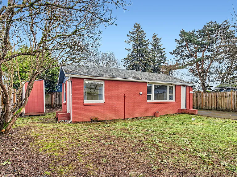 9522 SE 77th Ave — Photo 2