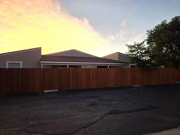 121 N Glenwood Dr #B — Photo 1
