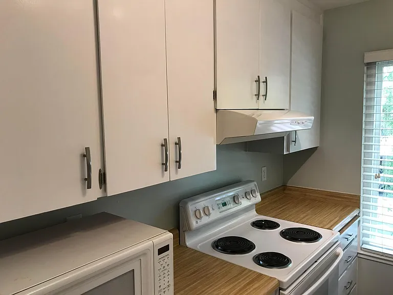 2600 Laguna Cir #E — Photo 12
