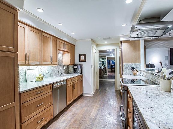 5th image of 3030 McKinney Ave APT 2201