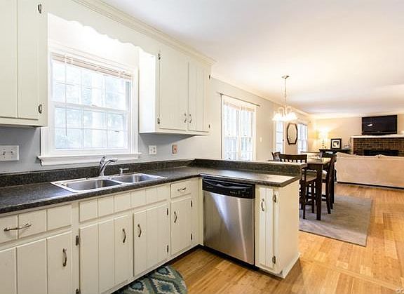 5th image of 11205 Camshire Pl