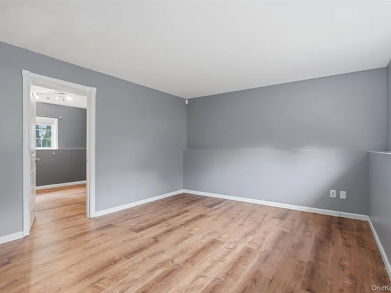 17 Watkins Dr — Photo 17