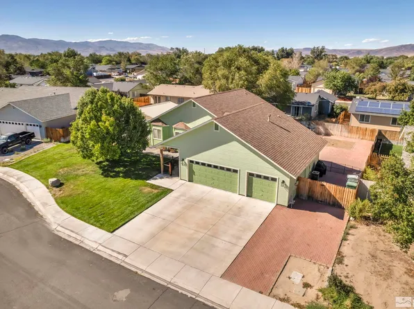 813 Lark Dr, Fernley, NV 89408