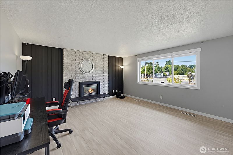 4th image of 11033 Kuhlman Road SE