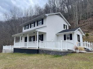 1977 Combs Ridge Rd, Honaker, VA 24260