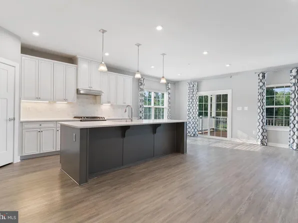 10602 Starfire Ln, Waldorf, MD 20603
