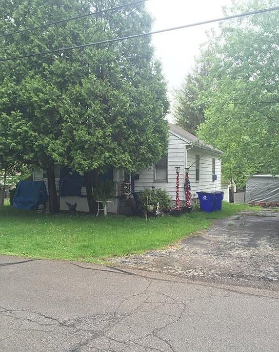 1st image of 137 Hillcrest St