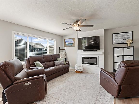 5th image of 18126 Alpine Dr