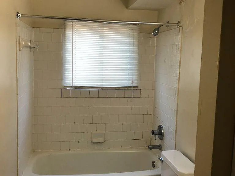 Regent Apartments — Photo 11