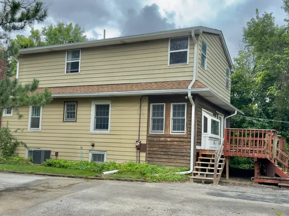 17W515 Hill St, Villa Park, IL 60181