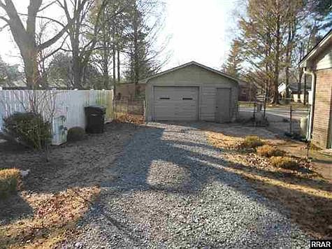 5th image of 1207 Moss St