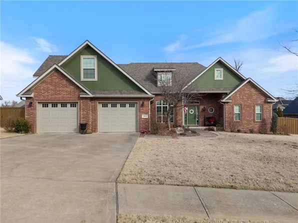 1104 NE Buckingham Blvd, Bentonville, AR 72712