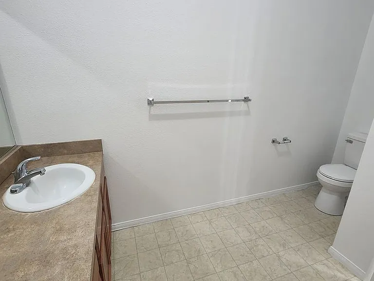200 S 13th St #302 — Photo 11