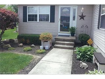 10415 Village Dr photo 1