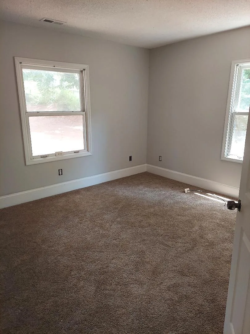 3 bed, 1700 sqft, $1,800 — Photo 3