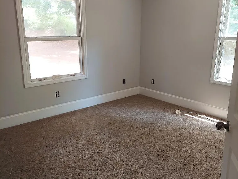 1616 Lisbon Ln — Photo 3