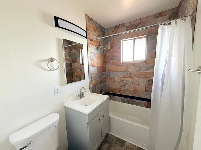 915 Wheeler Ave #202 — Photo 16