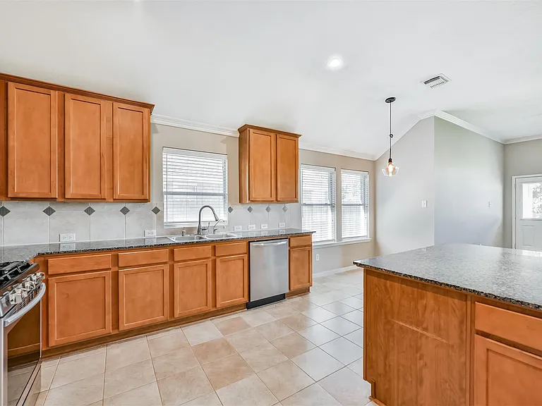 13719 Rolling River Ln — Photo 10