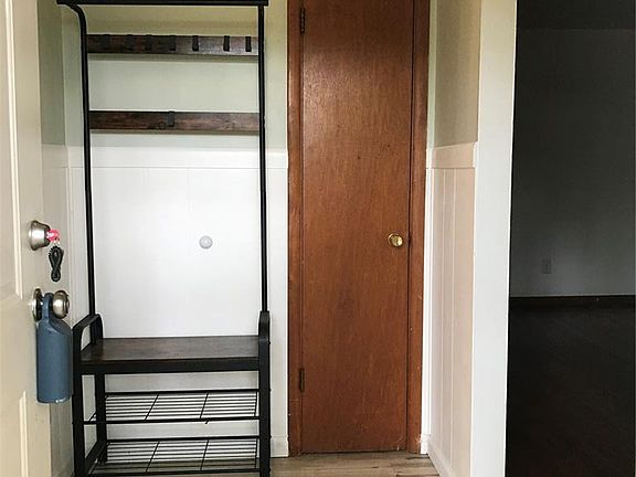 5th image of 8 Redbud Ln