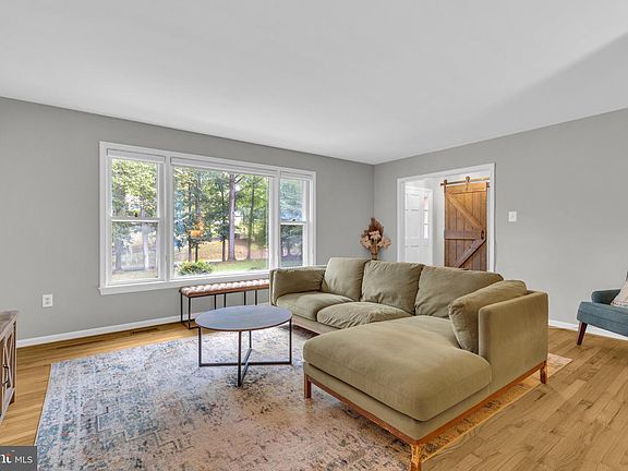 2nd image of 5238 Graystone Rd