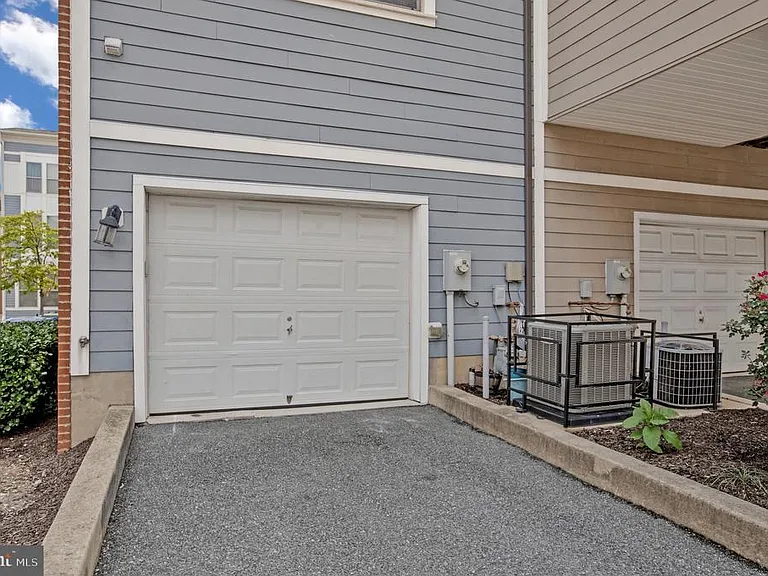 122 Lloyd St #211 — Photo 45