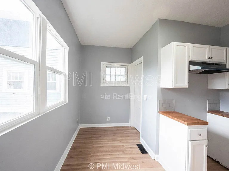 3415 N Capitol Ave — Photo 11
