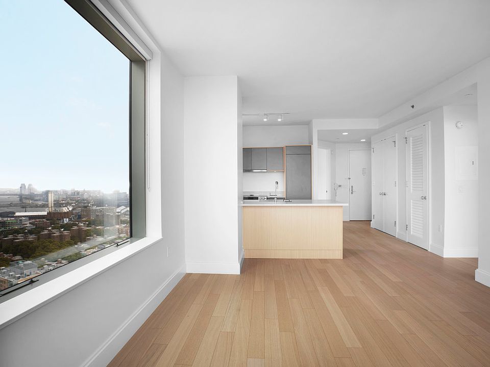 1st image of 10 City Pt APT 40M