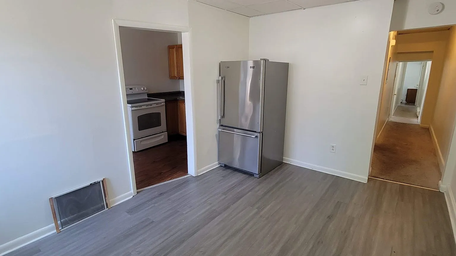 Front 611 N — Photo 3