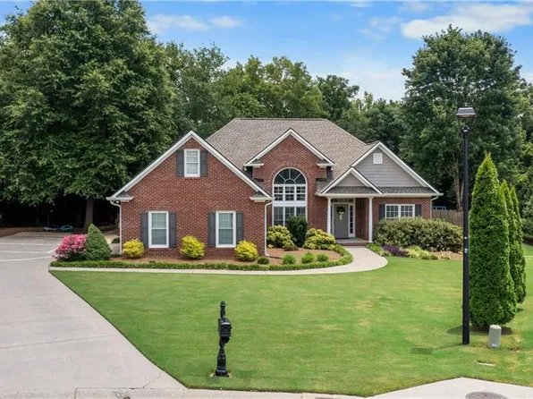 28 Priory Club Dr, Cartersville, GA 30120