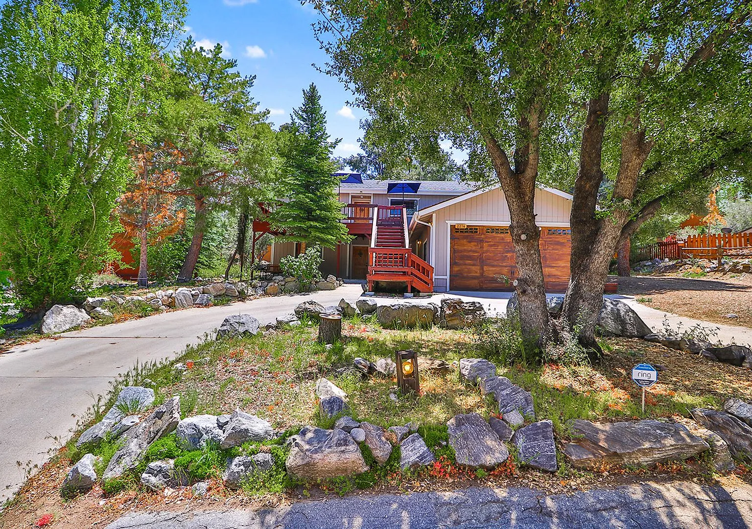 Charming 3 Bed Mountain Retreat | Wood Beams, Fireplace & Deck — Photo 1