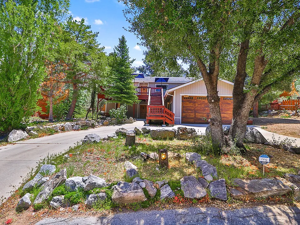 2216 Maplewood Way