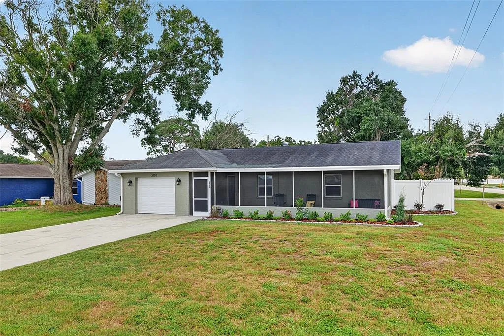 3 bed, 2.0 bath, 1325 sqft, $2,250 — Photo 4
