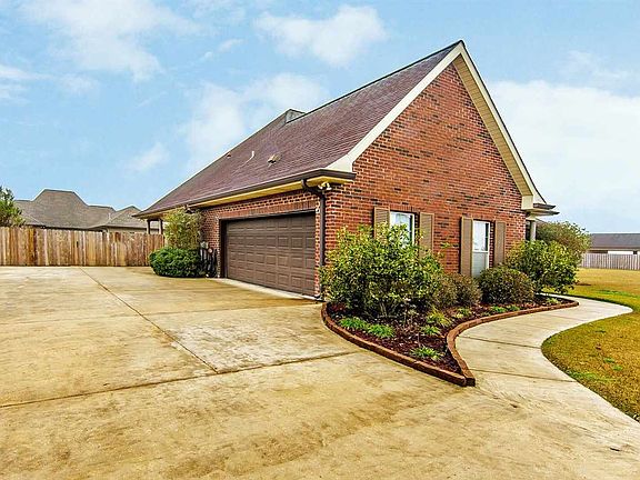 2nd image of 443 Glenwild Dr