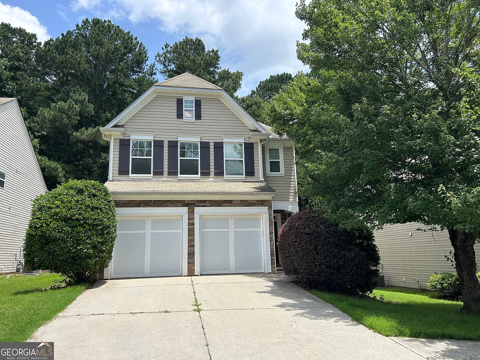 3 bed, 2.5 bath, 1984 sqft, $1,945 — Photo 1