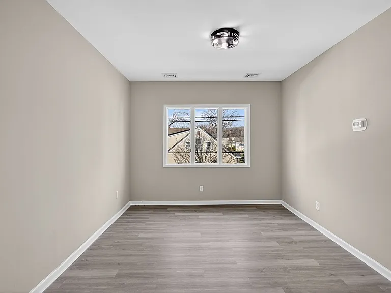 378 Grand St — Photo 14